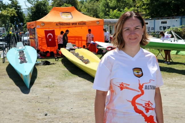 Kürek sporu yapan kızından etkilendi, kulübün lisanslı sporcusu oldu